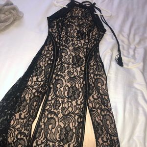 Black and bide laced dress